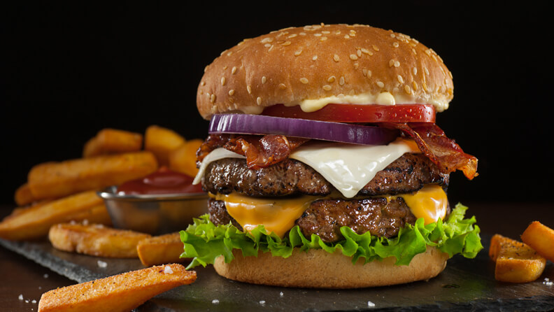 Bacon cheeseburger with fries